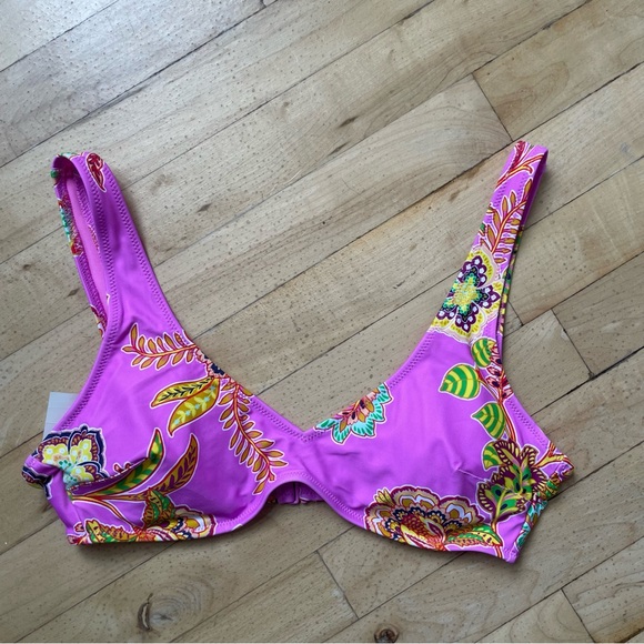 aerie Other - Aerie NWT Swimsuit Top Bikini Womens Size Medium Pink- Floral Brand New